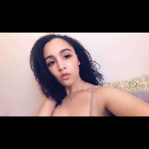 Meet your Posher, Ayesha - Picture 1 of 1